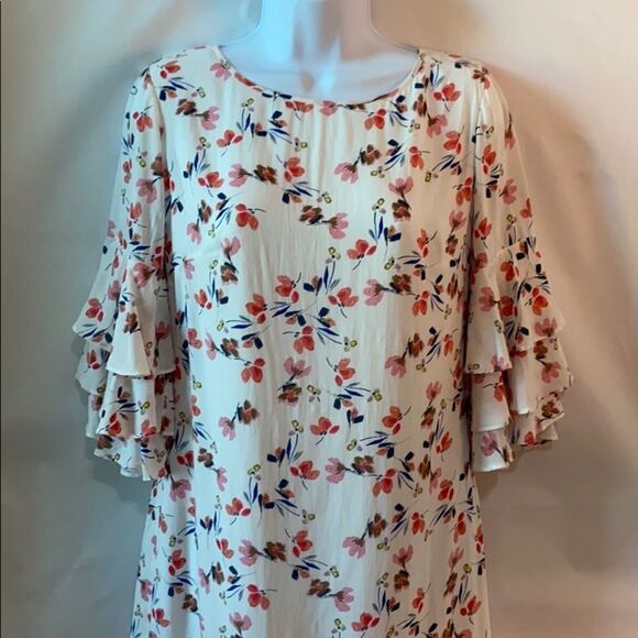 Chelsea & Violet Ruffled Sleeve Floral Dress - Picture 5 of 17